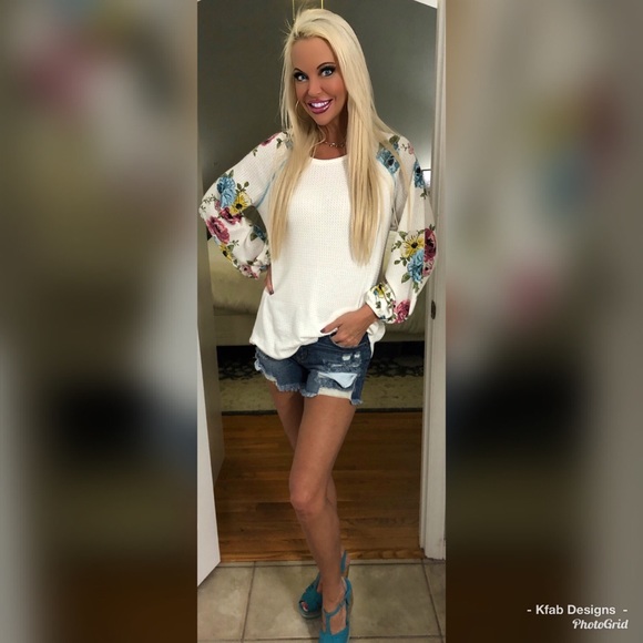 🌺Stunning White Waffle Knit Balloon Sleeve Top! - Picture 4 of 8